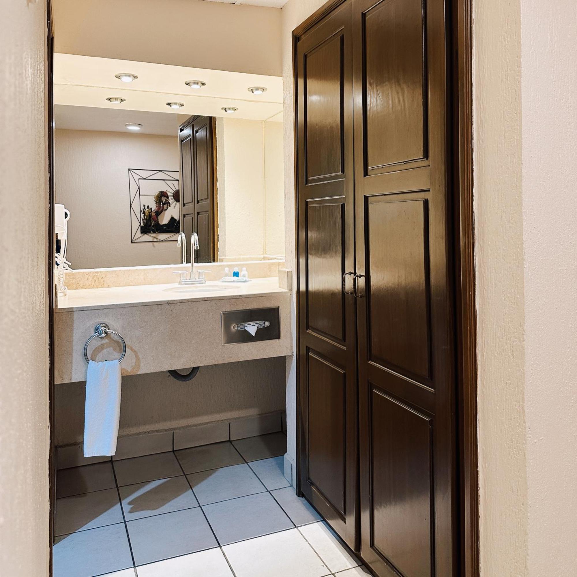 ซี ออฟ กอร์เตซ บีช คลับ บาย ไดมอนด์ รีสอร์ต Aparthotel San Carlos Nuevo Guaymas ภายนอก รูปภาพ